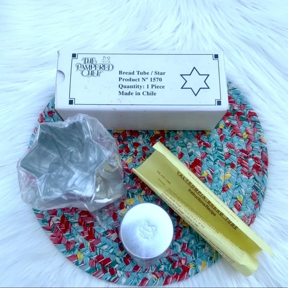 The Pampered Chef Valtrompia Star Baking Bread Tube